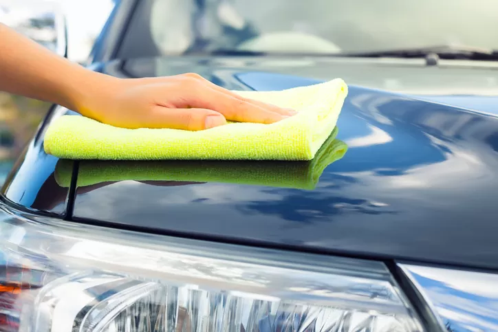 Car-lovers-with-professional-automotive-detailing-careers-use-microfiber-towels